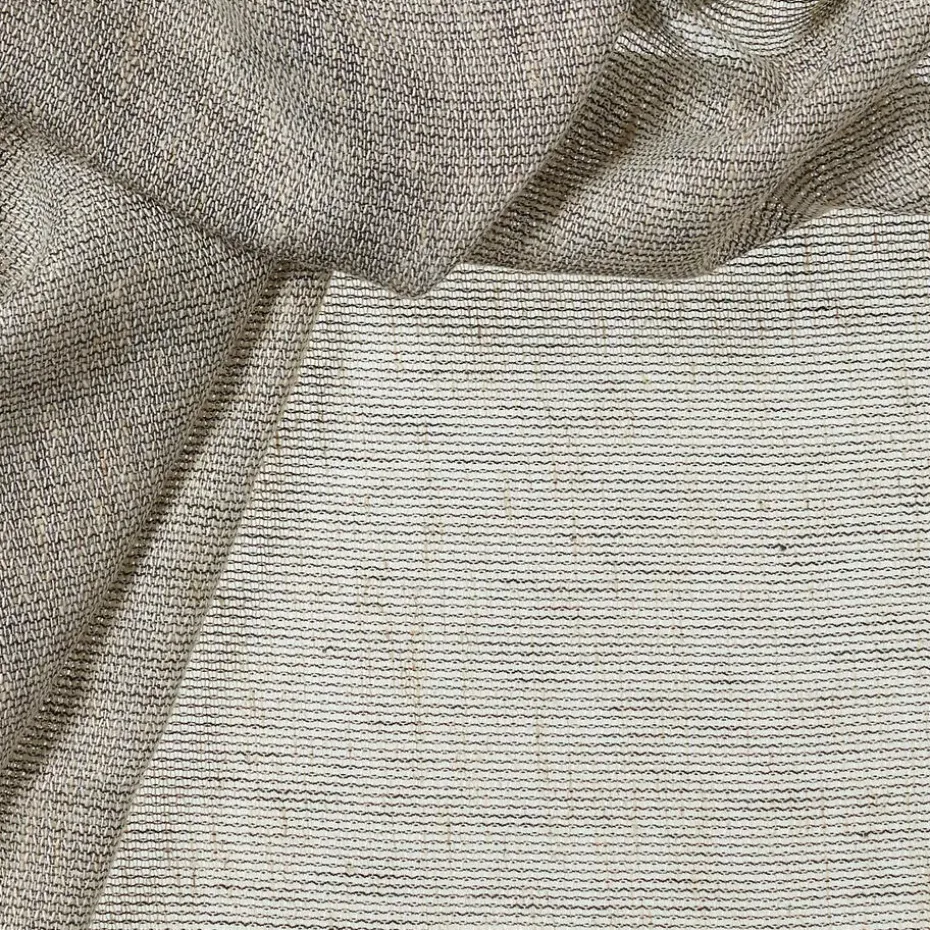 Inbetween Max Taupe